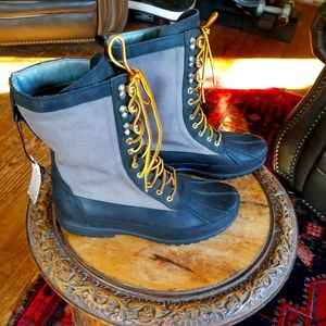 COLE HAAN VINTAGE STYLE DUCK BOOT. BRAND NEW. 7 1/2 M MENS.